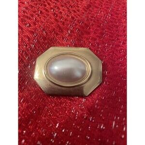 Vintage Jeri-Lou Faux Pearl Gold Tone Ring Style Scarf Clip